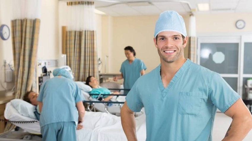Seorang Perawat Diangkat Menjadi Dokter